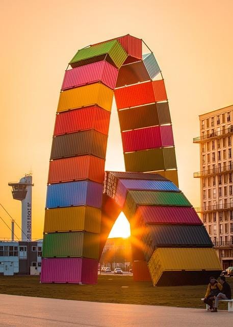 Should Investors Shift to Crypto as a Safe Haven Amid Rising Geopolitical Conflicts?